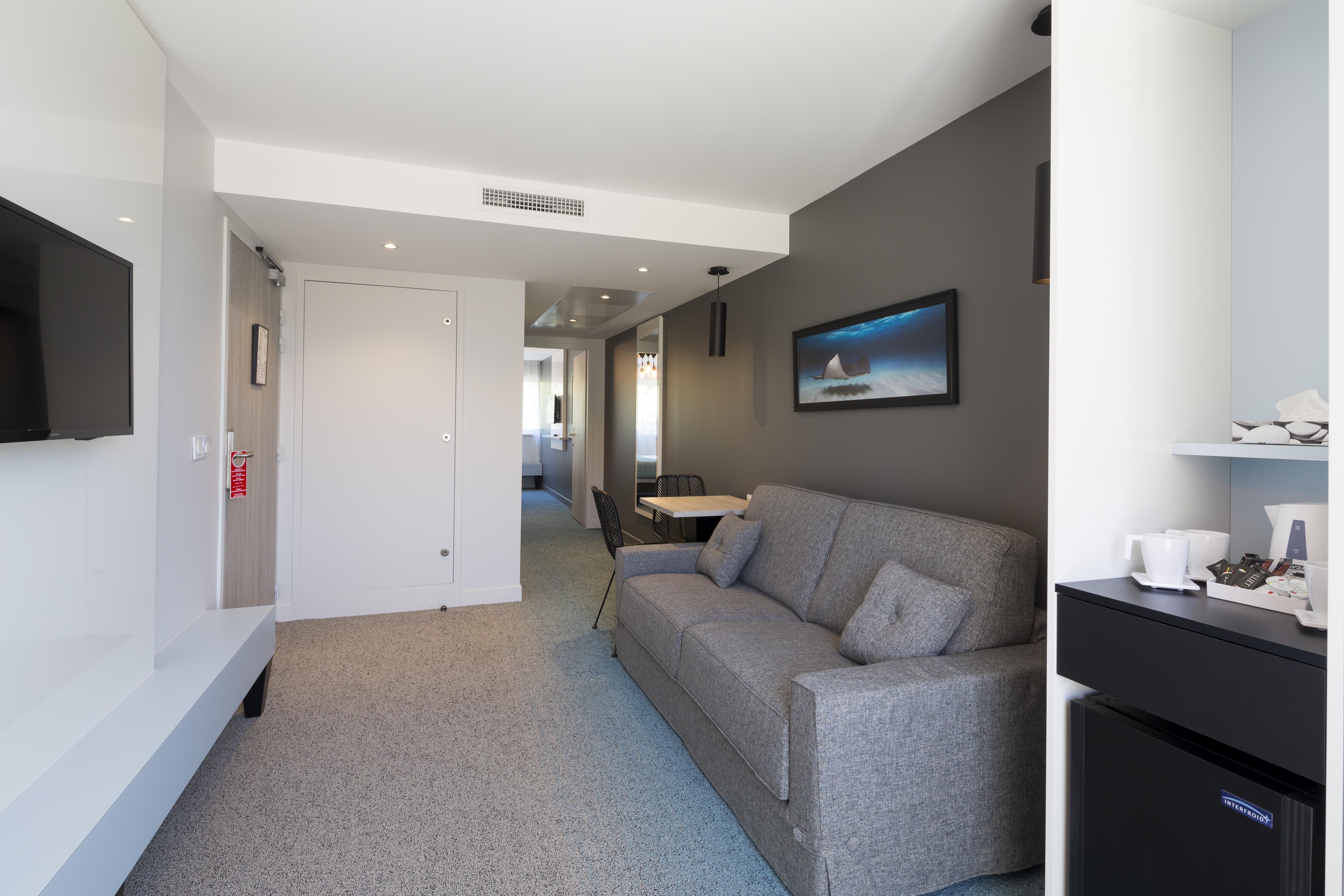 Logis Hotel Les Pins - Operalia Balaruc-les-Bains Eksteriør billede