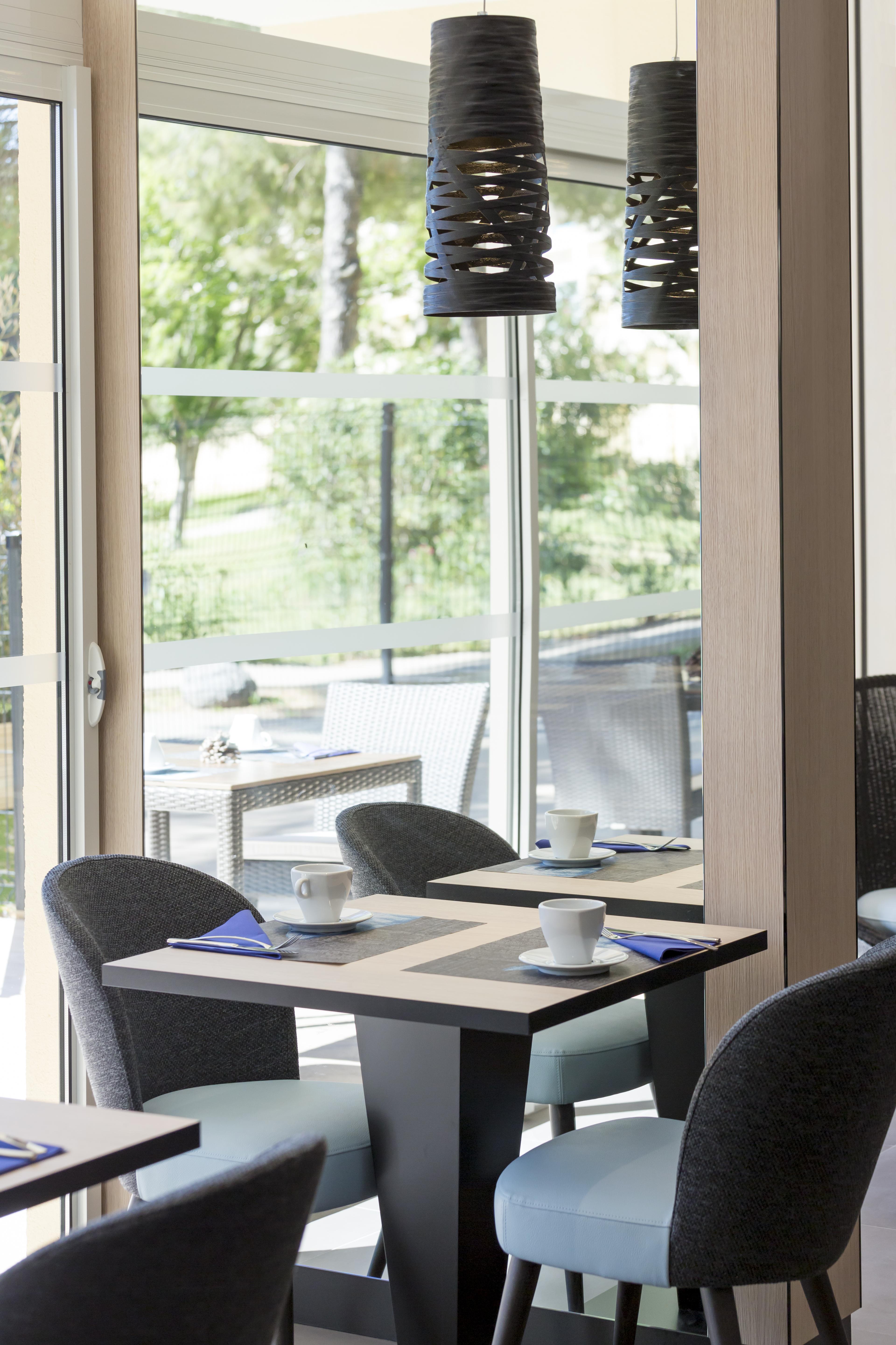 Logis Hotel Les Pins - Operalia Balaruc-les-Bains Eksteriør billede