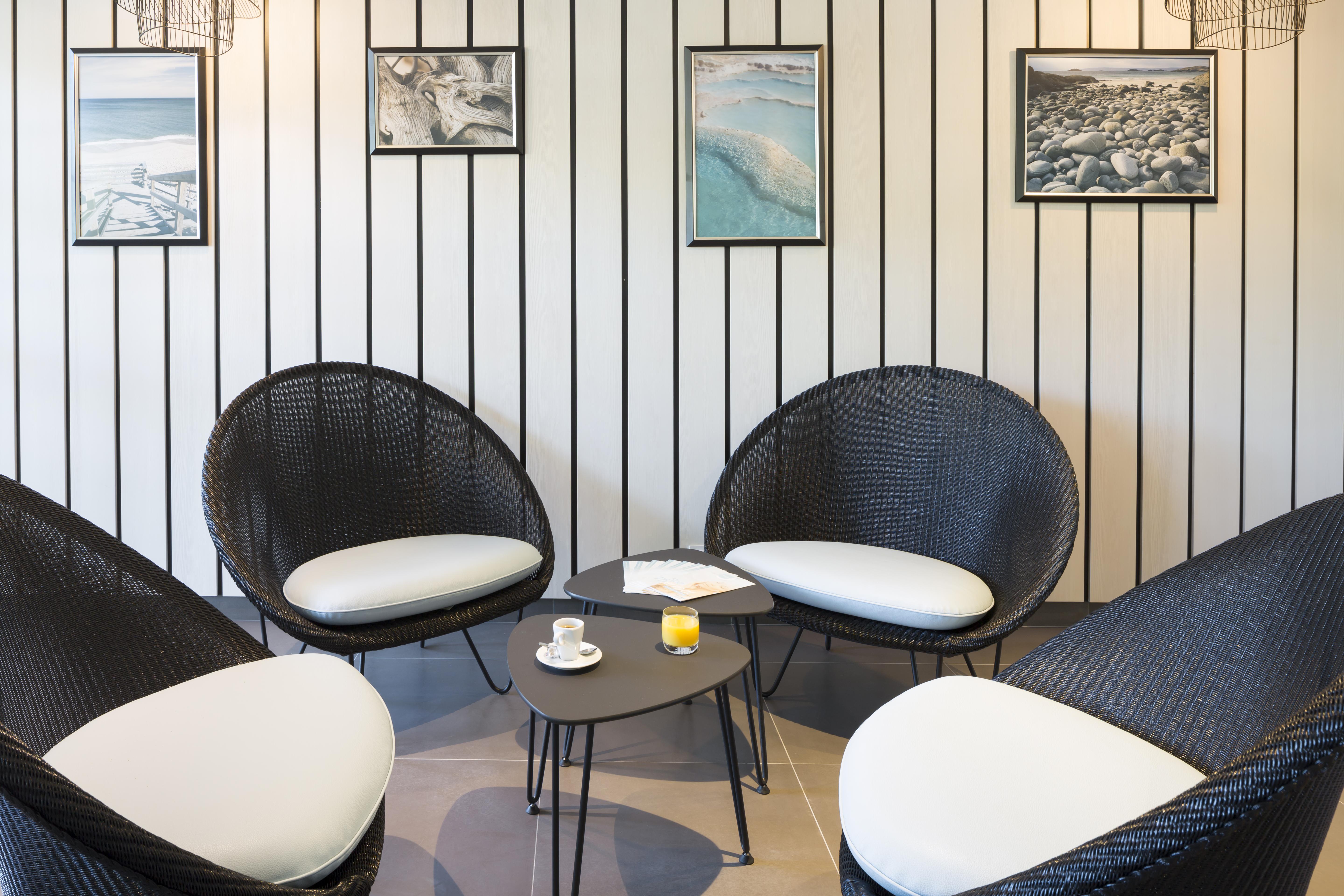 Logis Hotel Les Pins - Operalia Balaruc-les-Bains Eksteriør billede