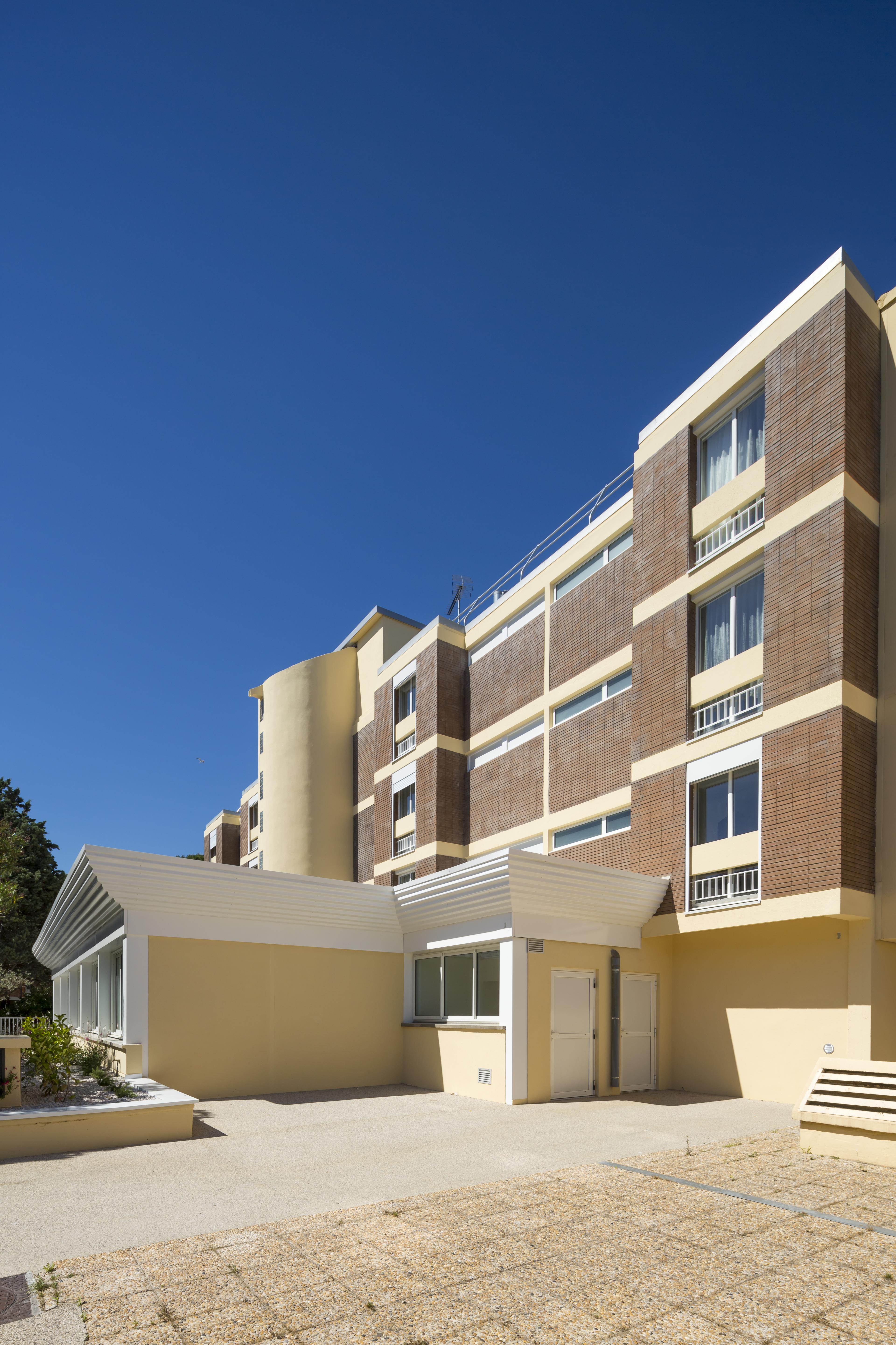 Logis Hotel Les Pins - Operalia Balaruc-les-Bains Eksteriør billede