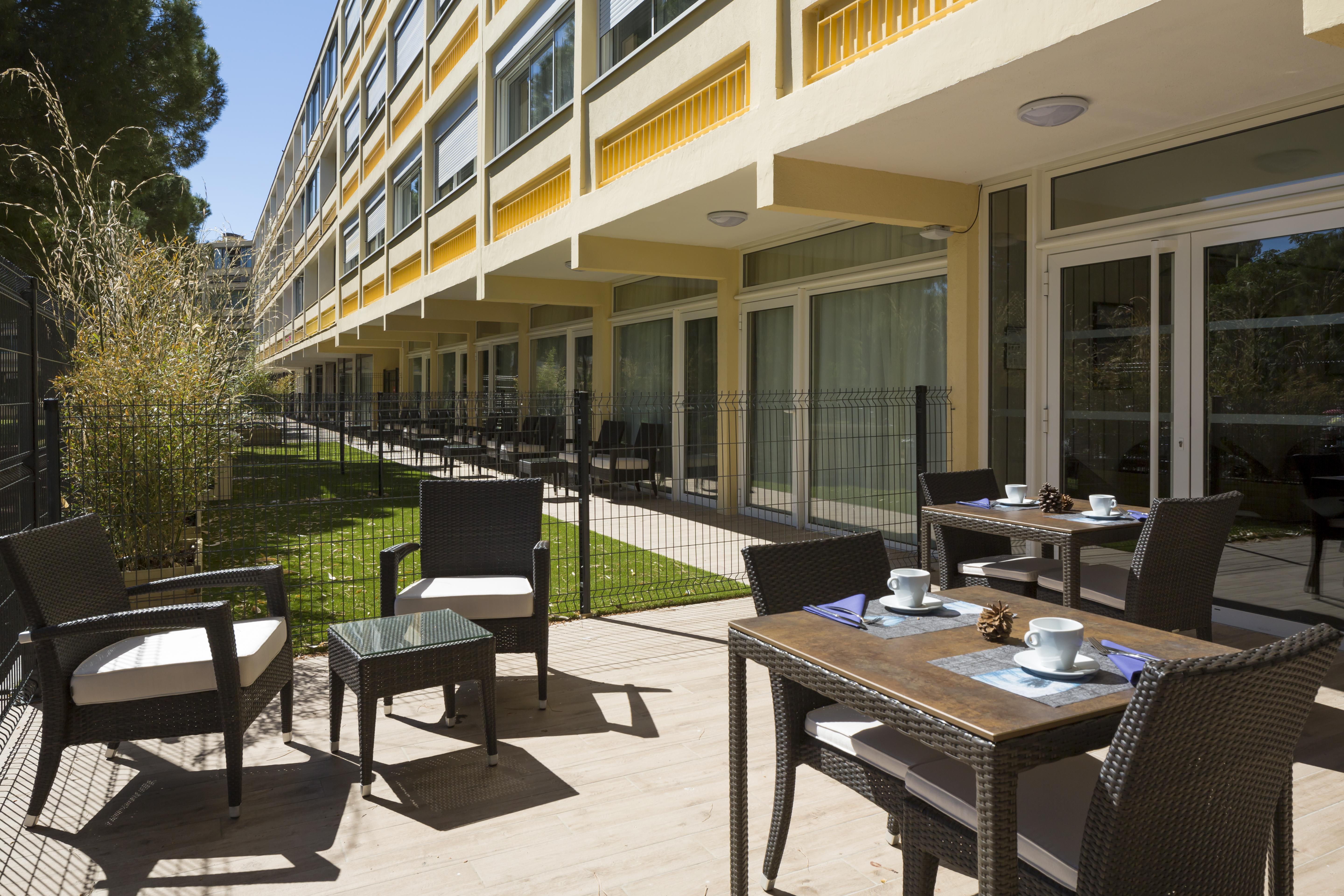 Logis Hotel Les Pins - Operalia Balaruc-les-Bains Eksteriør billede
