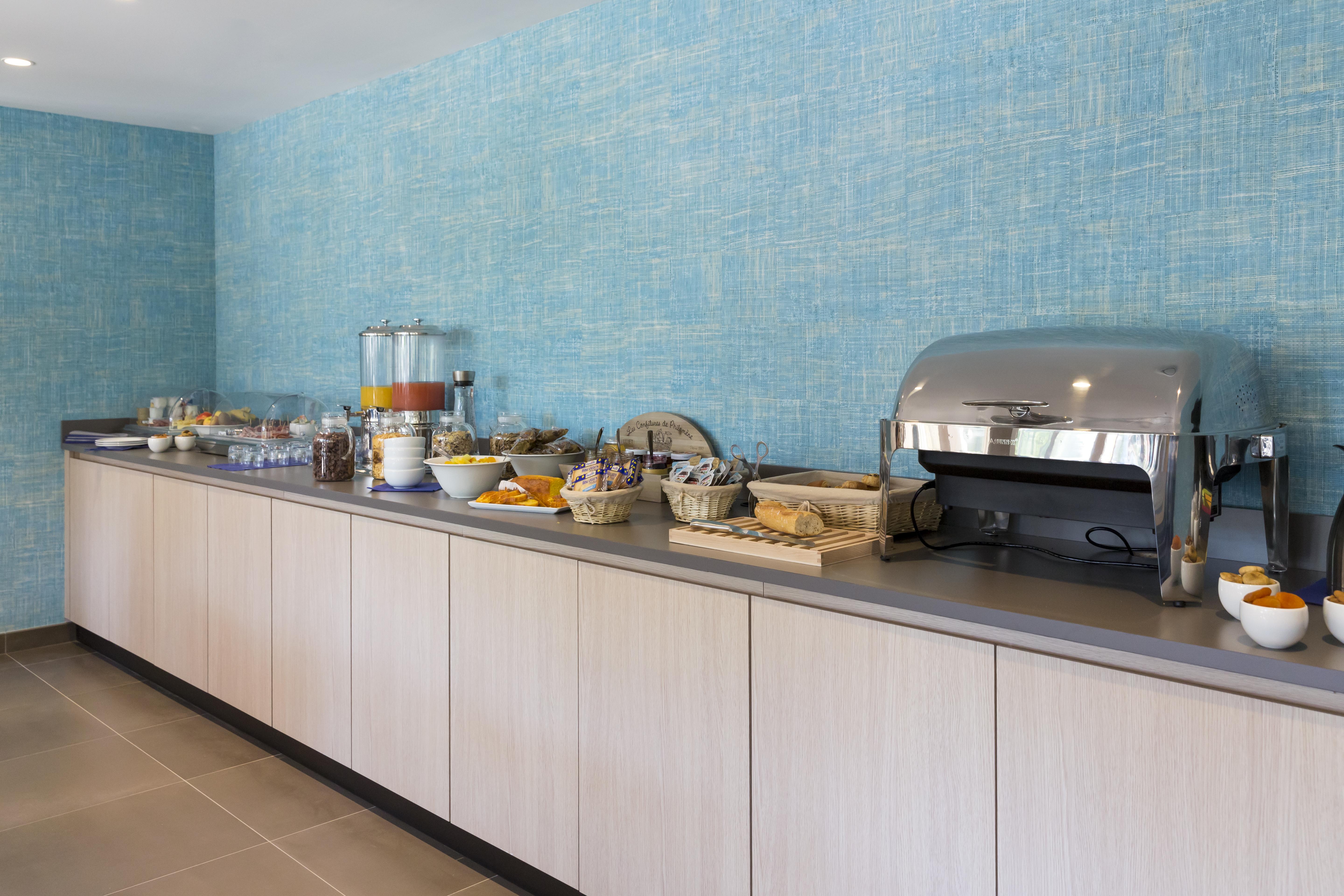 Logis Hotel Les Pins - Operalia Balaruc-les-Bains Eksteriør billede