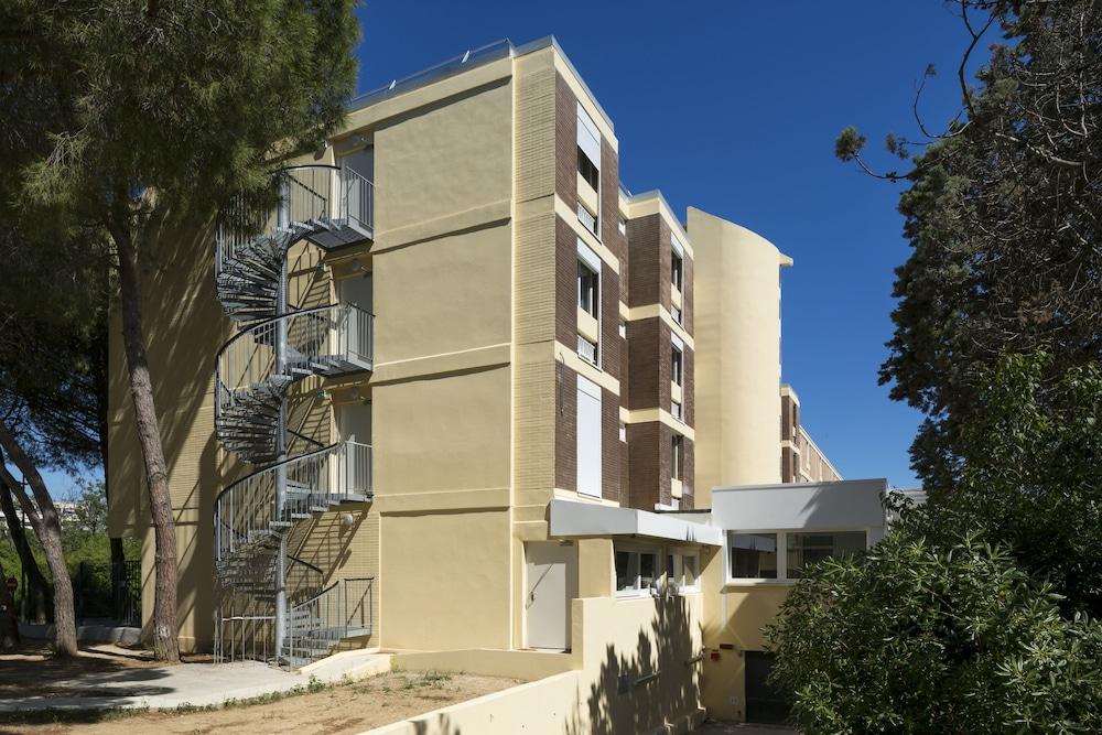 Logis Hotel Les Pins - Operalia Balaruc-les-Bains Eksteriør billede