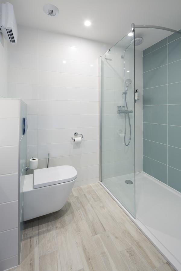 Logis Hotel Les Pins - Operalia Balaruc-les-Bains Eksteriør billede