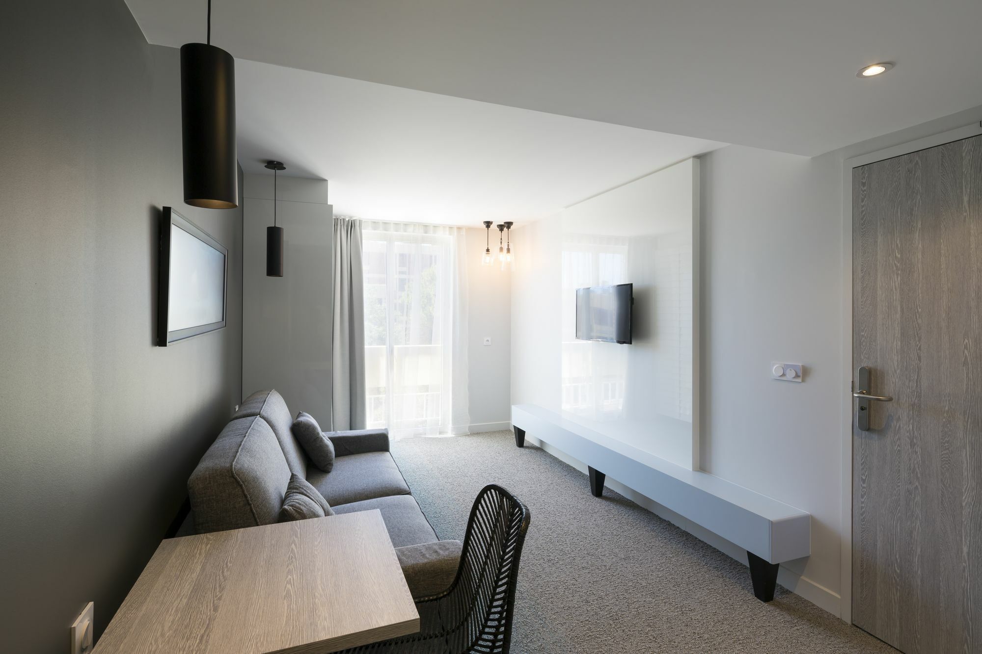 Logis Hotel Les Pins - Operalia Balaruc-les-Bains Eksteriør billede